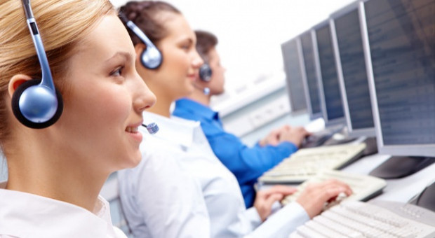 Stowarzyszenie Marketingu Bezpośredniego chce, by pracownicy call center kształcili się w szkołach zawodowych. (Fot. Fotolia) Zawodówki będą kształcić pracowników call center?