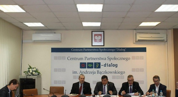Podstawowym celem projektowanej nowelizacji ustawy jest rozszerzenie zakresu podmiotowego prawa do tworzenia i wstępowania do związków zawodowych. (Fot.: mpips.gov.pl) Ustawa o związkach zawodowych: Konsultacje będą dłuższe