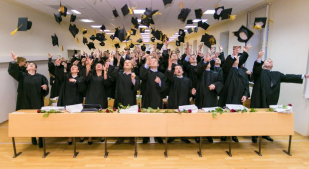 Scenariusze są trzy: środki własne, pozyskane z dofinansowania np. z urzędu pracy lub od swojego pracodawcy. (fot. mat.pras.) Skąd wziąć kasę na studia MBA?