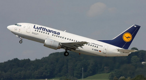 Strajk związkowców najbardziej dotknął największego niemieckiego przewoźnika Lufthansę, która zmuszona była odwołać 900 lotów (fot. wikimedia, Lasse Fuss, CC) Niemcy, Lufthansa: Strajk zakończony. Kolejne rozmowy 28 kwietnia