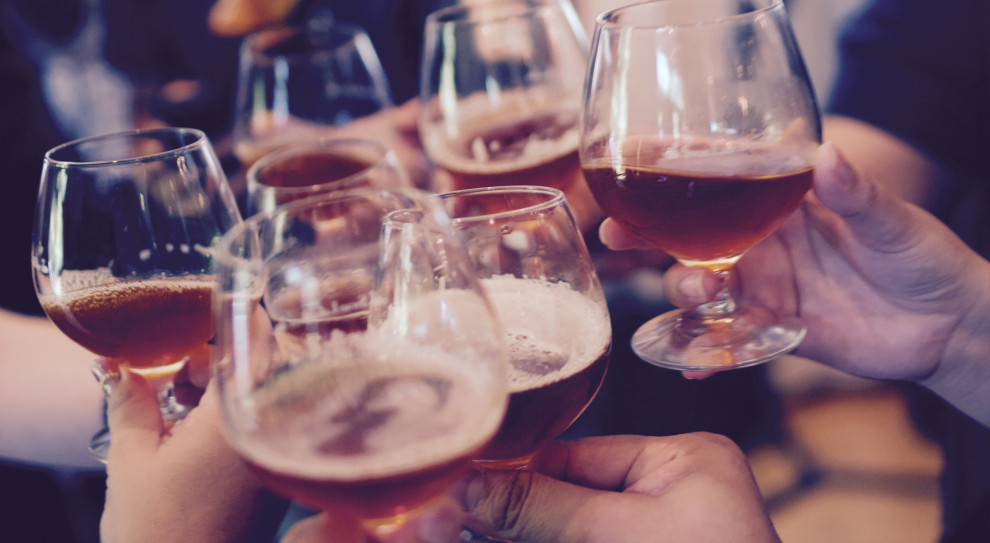 W 2014 r. w całym łańcuchu dostaw polski sektor piwowarski wygenerował 205 tysięcy miejsc pracy. (Fot.: Pexels) Chmiel, słód i piwo – branża piwowarska tworzy ponad 200 tys. miejsc pracy