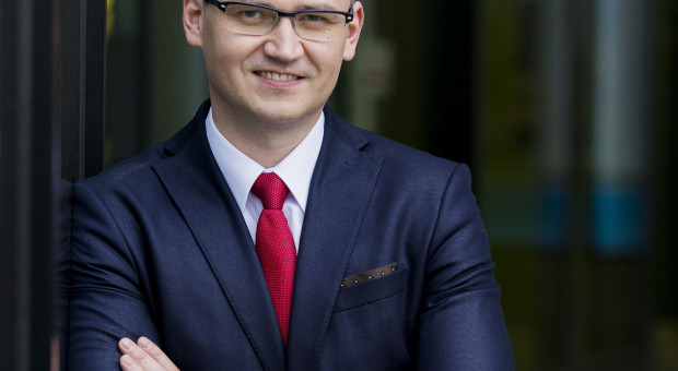Paweł Gos, ekspert Polskiej Izby Motoryzacji: Teza, że Polska jest „low-cost country” byłaby jednak mylna, gdyż do naszego kraju dużo lepiej odnosi się określenie „best-cost country”. (fot. mat.pras.) Fabryka Daimlera w Polsce, Jawor, Mercedes: Kilkaset miejsc pracy już w 2019 r.