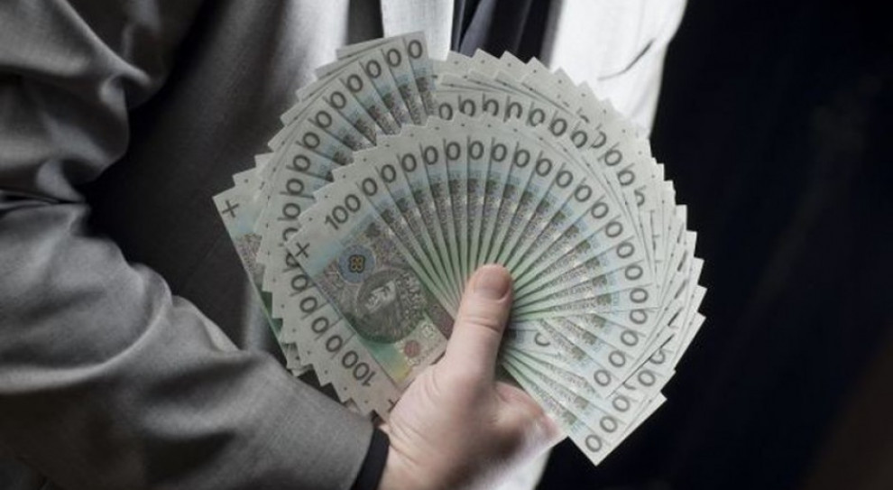 Nie jest zaskoczeniem, że najlepiej zarabiają samorządowcy w województwie mazowieckim, gdzie średnie wynagrodzenie w administracji samorządowej wynosi 5 tys. zł brutto. (Fot. PTWP) Najwięcej zarabia urzędnik w Warszawie. Gdzie samorządowcy dostają najmniej?