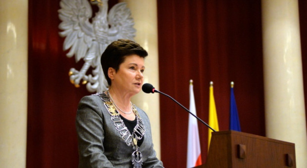 Prezydent Warszawy po wybraniu zarządu dzielnicy mówiła: "Bemowo to nie jest dzielnica, która będzie miała swobodę działania" (fot. um.warszawa.pl/R.Motyl) Warszawa, praca: Hanna Gronkiewicz-Waltz zatrudniała pracowników na czarno?