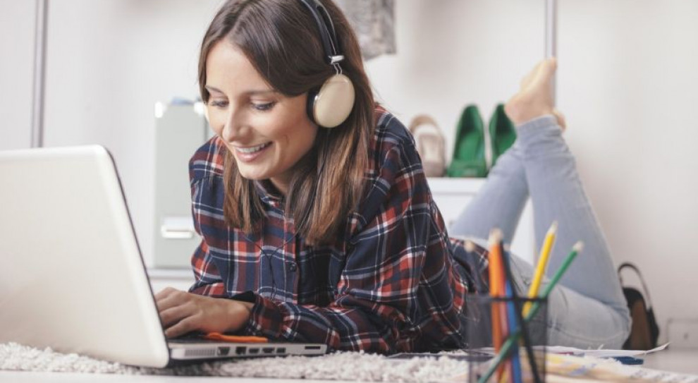 Przy wyborze studiów powinniśmy wziąć pod uwagę nie tylko własne predyspozycje, ale również trendy panujące na rynku pracy (fot.shutterstock) Jakie studia wybrać by mieć pracę?