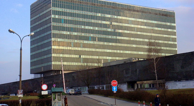 W CZD hospitalizowanych jest 223 pacjentów, podczas gdy w normalnym trybie pracy w takim dniu jest ich ponad 500(Centrum Zdrowia Dziecka, fot.wikipedia.org/Cezary p) Centrum Zdrowia Dziecka, strajk pielęgniarek: Dyrekcja chce rozmawiać z pielęgniarkami. Ale stawia warunki