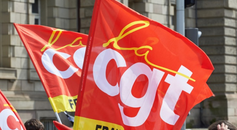 CGT to główna siła protestująca przeciwko forsowanej przez rząd kontrowersyjnej reformie prawa pracy (fot.shutterstock.com) Francja, strajk: Pracownicy 16 elektrowni atomowych protestują. Strajk także na kolei