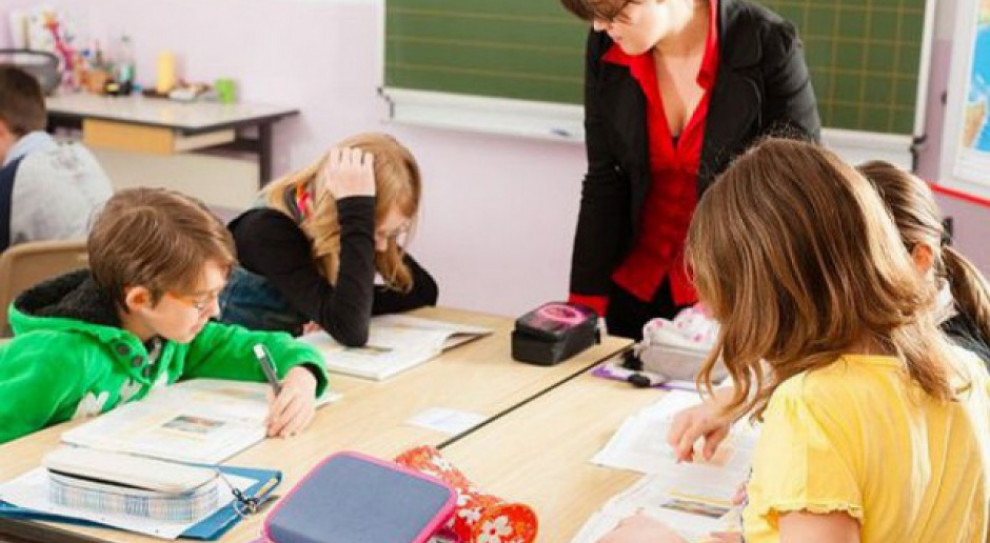 Dodatki dla nauczycieli są pozostałością z czasów kiedy na terenie wiejskim występował deficyt wykwalifikowanej kadry - twierdzą samorządowcy (fot.fotolia) Samorządowcy: Trzeba ograniczyć przywileje nauczycieli
