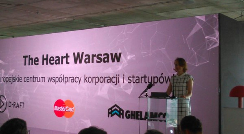 W niedawno otwartym warszawskim biurowcu Warsaw Spire firmy D-RAFT, MasterCard i Ghelamco ogłosiły powstanie „The Heart Warsaw” (twitter.com) Powstało nowe centrum współpracy dużych firm ze start-upami