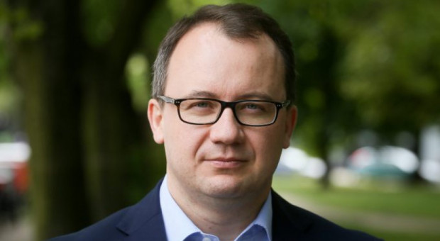 Bodnar zaapelował do ministra o podjęcie działań systemowych, pozwalających na zwiększenie liczby pielęgniarek (Adam Bodnar, fot.facebook.com) Opiekunowie medyczni rozwiążą problem braku pielęgniarek? Bodnar apeluje do ministra zdrowia