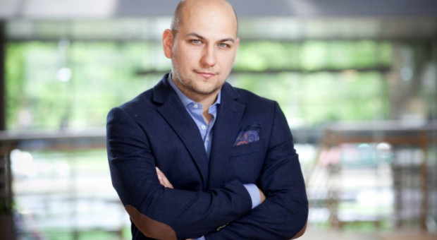 Problemem jest to, że brakuje Polaków chętnych do prac sezonowych - mówi Milewski (Piotr Milewsk, fot. P.Pawłowski/ŻelaznaStudio) Ogromny problem z pracownikami sezonowymi. Ustawa o zatrudnianiu cudzoziemców może go pogorszyć