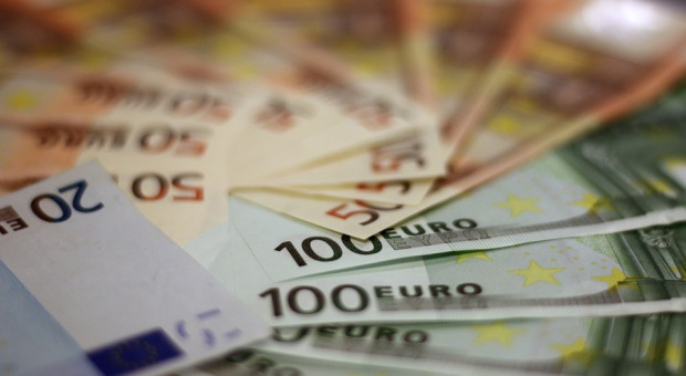 Sąd nakazał szefowi firmy wypłacenie praktykantce zaległych poborów w wysokości 50 tys. euro plus składki na ubezpieczenie emerytalne i podatki (fot.pixabay.com) Niemcy: Praktykantka dostanie 50 tys. euro odszkodowania za "staż"