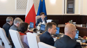Płaca minimalna w 2017 r. wyniesie 2 tys. zł. To więcej, niż proponowało MRPiPS. (Na zdjęciu Elżbieta Rafalska, szefowa reosrtu rodziny, pracy i polityki społecznej/fot. Twitter) Płaca minimalna, stawka godzinowa, bezrobocie w 2017 r. Rząd przedstawia propozycje