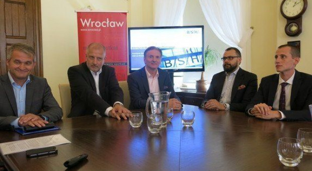 Zarząd BSH poinformował o najnowszych planach inwestycyjnych z udziałem władz Wrocławia (fot.wroclaw.pl/Jarek Ratajczak) Bosch i Siemens: 1000 nowych miejsc pracy we Wrocławiu