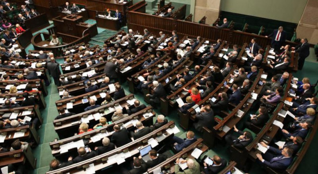 Kluby parlamentarne opowiedziały się za projektem. (Fot.: sejm.gov.pl) Stawka godzinowa 12 zł: Kluby parlamentarne są za
