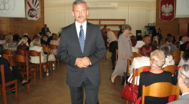 Sławomir Broniarz nie wierzy w zapewnienia, że nikt nie straci pracy z powodu podwyższenia wieku obowiązku szkolnego (fot. arch. znp.edu.pl) Zmiany w oświacie, Broniarz: Minister czeka z ogłoszeniem zmian. Żyjemy w niepewności