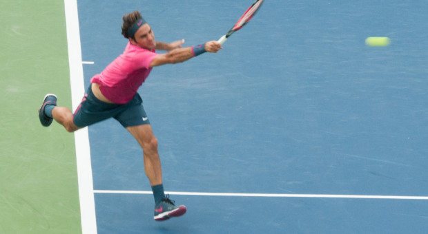 Dochód Rogera Federera to 67,8 mln dol., w tym aż 60 mln dol. za kontrakty reklamowe. (Fot.Eleodor/wikimedia, lic. CC BY 2.0) Ronaldo, Messi, Federer czy Durant? Kto zarabia najwięcej?