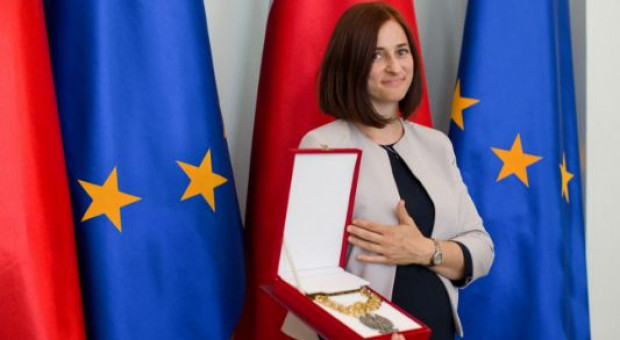 Sędziowie odebrali akty powołania i insygnia do pełnienia urzędu (fot. Krzysztof Sitkowski / KPRP) Oto 74 nowych sędziów