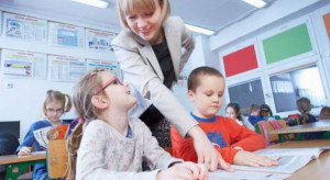 Zachowanie pracy przez nauczycieli jest zdaniem Danuty Utraty najważniejsze. (fot.premier.gov.pl) Likwidacja gimnazjów: Miejsca pracy nauczycieli da się uratować?