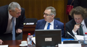 Ustawowy zapis stanowiący, że stawka godzinowa podlega waloryzacji w zależności od wzrostu płacy minimalnej daje pracownikom dodatkowy bonus (na zdjęciu wiceminister pracy Stanisław Szwed, fot.:mpips.gov.pl) Minimalna stawka godzinowa: Wynagrodzenie takie samo bez względu na staż pracy