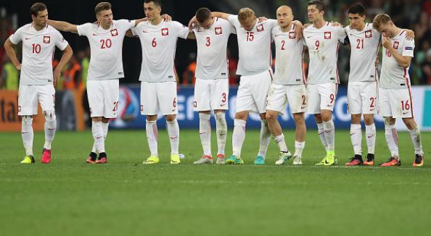 Według obecnych szacunków kapitan polskiej reprezentacji na reklamach zarabia kilka milionów złotych. (Fot. Facebook/UEFA EURO 2016) Polscy piłkarze zarabiają nie tylko na boisku
