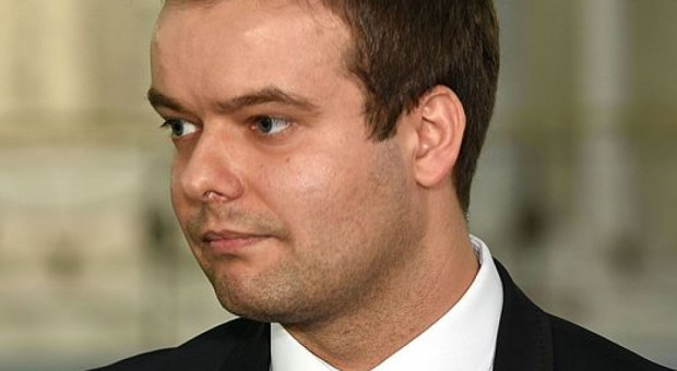 Rafał Bochenek tłumaczył, dlaczego rząd nie zajął się projektem na posiedzeniu 12 lipca (fot. Adrian Grycuk/wikipedia.org/CC) Obniżenie wieku emerytalnego: kiedy rząd rozpatrzy prezydencki projekt?