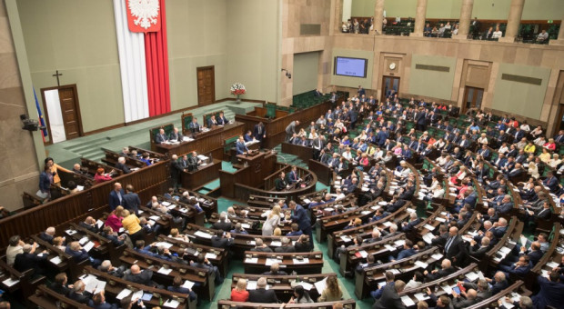 – Wyższe pensje pozwoliłyby przyciągnąć lepszych fachowców, ale nie widziałem, żeby PiS próbowało to robić – uważa Jan Grabiec, rzecznik PO. (Fot.: Sejm/twitter) Podwyżki dla rządu są kompletnie niezrozumiałe