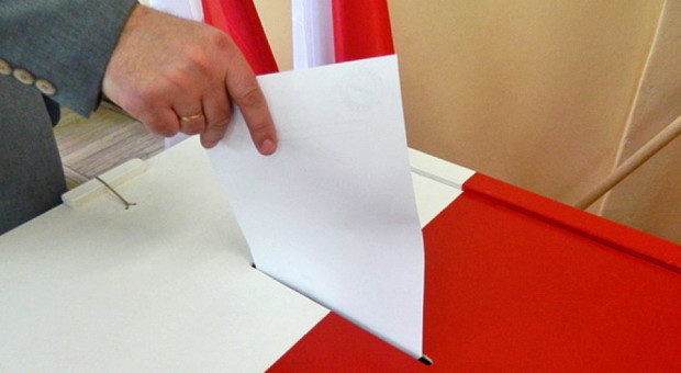 Prokuratura zarzuciła wójtowi Ireneuszowi Z., że sporządził w siedzibie urzędu gminy, poza miejscem zamieszkania wyborcy udzielającego pełnomocnictwa, akt pełnomocnictwa do głosowania w wyborach (fot.flickr/piotr drabik) Wijewo: Wójt wygrał wybory nielegalnie? Sprawa w sądzie