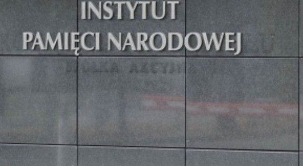 Kolegium IPN wyłoniło Szarka w poniedziałek spośród czterech uczestników konkursu na prezesa (fot.wikipedia.org/Adrian Grycuk) Jarosław Szarek oficjalnie nowym prezesem IPN