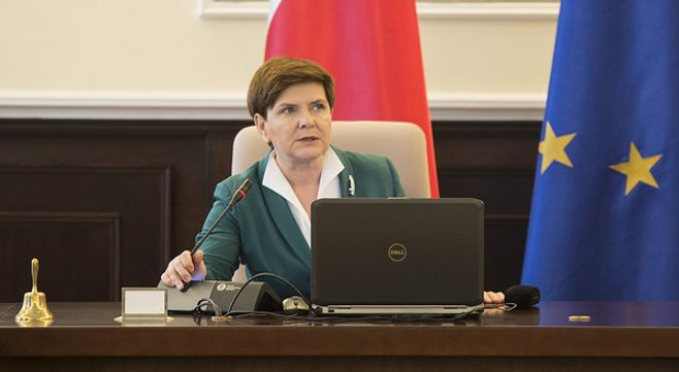 PiS wycofał się z pomysłu podwyżek dla parlamentarzystów i pracowników administracji państwowej. (fot. Twitter) Podwyżki w rządzie i administracji państwowej nieuniknione?