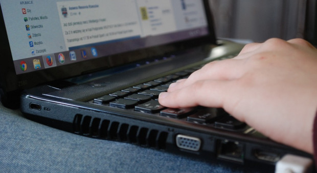 Coraz bardziej mobilni pracownicy też mają swoje oczekiwania w kwestii biura (fot. pixabay) Pracownicy biurowi - jakie są ich oczekiwania?