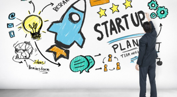 Start-upy, które deklarują, ze ich roczne przychody rosną o połowę, są skoncentrowane na obsłudze firm średnich oraz dużych korporacji. (Fot. Shutterstock) Co drugi start-up ma problem z dostępem do wykwalifikowanych pracowników