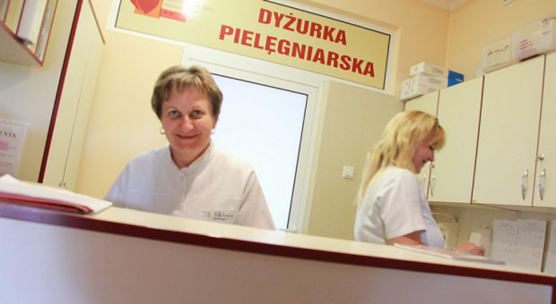 Pielęgniarki często spotykają się w swojej pracy z agresją słowną i fizyczną. (fot. pixabay) Pielęgniarki są narażone w pracy na agresję. Panuje na to ciche przyzwolenie