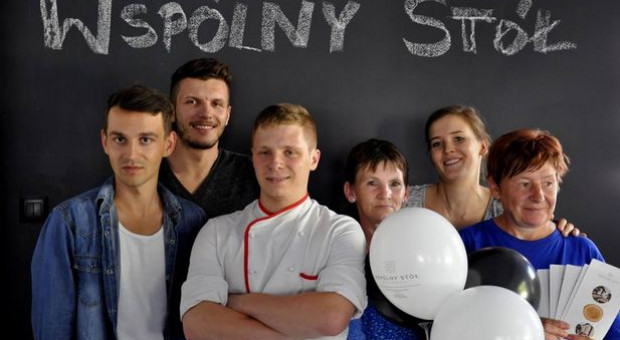 Restauracja "Wspólny stół" to pomysł Fundacji Pomocy Wzajemnej Barka. (fot. mat. pras.) Poznańska restauracja „Wspólny stół” przyciągnęła klientów