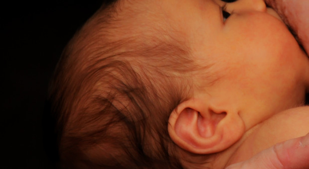 Przerwy na karmienie mogą zostać udzielone na wniosek pracownicy lub na podstawie oświadczenia kobiety, że karmi dziecko piersią (fot.pixabay) Mama w pracy: Kobiety karmiące piersią, mają prawo do przerwy