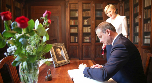 Kancelaria Prezydenta Andrzeja Dudy wystosowała list głowy państwa i jego małżonki Nowy rok szkolny, Andrzej i Agata Duda do nauczycieli: Należny jest państwu wielki szacunek