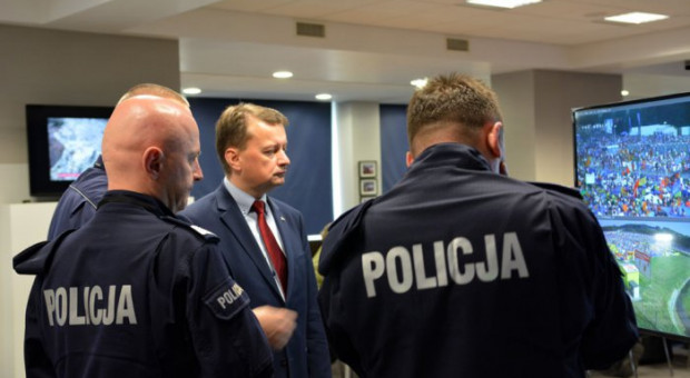 Błaszczak zdecydował by przy rekrutacji do policji liczbę punktów przyznawanych za naukę w klasie mundurowej zwiększyć z dwóch do czterech (fot.mswia.gov.pl) Błaszczak: Młodzi zainteresowani nauką w szkole z klasami mundurowymi