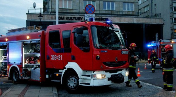 Członkom ochotniczych straży pożarnych, którzy pełnili co najmniej przez 20 lat aktywną służbę, miałby przysługiwać dodatek do emerytury w wysokości 20 złotych za każdy udokumentowany rok służby(fot.straz.gov.pl) Straż Pożarna: Członkowie ochotniczej straży pożarnych dostaną dodatek do emerytury?