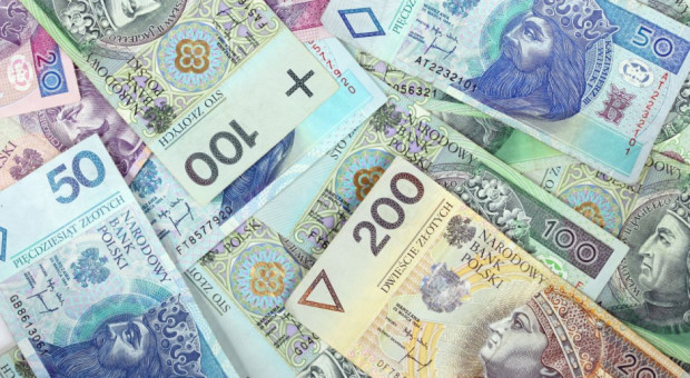 Obecnie pensja minimalna to 1 tys. 850 zł brutto. Podwyższenia do 2 tys. zł oznacza wzrost o 8,1 proc. (150 zł) (fot. fotolia) Płaca minimalna: Od 2017 roku 2 tys. zł miesięcznie lub 13 zł za godzinę