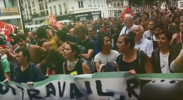 Protesty przeciwko reformie prawa pracy trwają we Francji od dłuższego czasu. (fot. youtube.pl) Paryż: czternasta manifestacja przeciw reformie prawa pracy