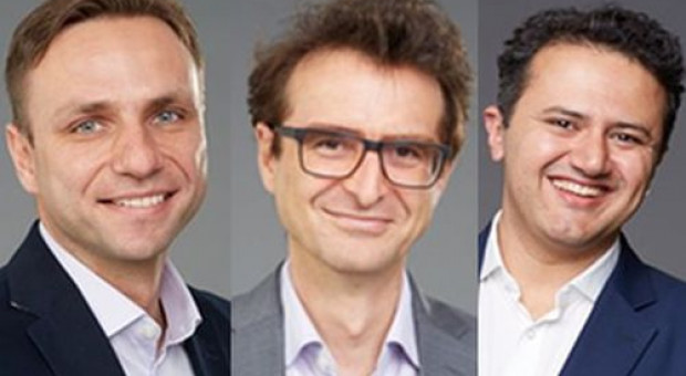 Radosław Korczyński (od lewej) Michał Kreczmar i Alessandro Beda dołączyli do zespołu ds. transformacji cyfrowej PwC. (fot. mat.pras.) Korczyński, Kreczmar i Beda dołączyli do PwC