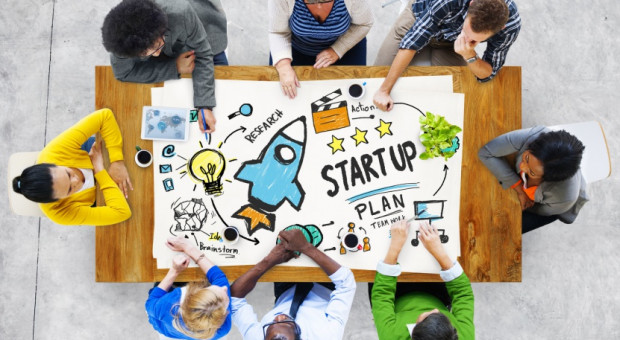 Korporacje coraz częściej nawiązują współpracę z innowacyjnymi start-upami. (Fot. Fotolia) Korporacje zainteresowane współpracą ze start-upami. Mogą sporo zyskać