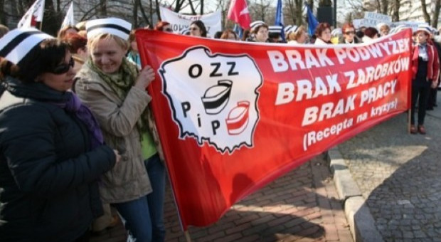 - Protest w MZ podjęła grupa przedstawicieli NSZZ "Solidarność" - podkreśliła rzeczniczka OZZPiP Halina Peplińska. (Fot. RynekZdrowia.pl) OZZPiP: Nie uczestniczymy w proteście w gmachu MZ