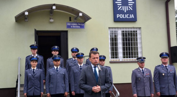 Pensje funkcjonariuszy wzrosną o 253 zł, a pracowników służb o 250 zł (fot. mat. MSWiA) Policjanci dostaną podwyżki