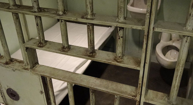Mężczyzna trafił na obserwację sądowo-psychiatryczną. Po jej zakończeniu biegli uznali, że w chwili zbrodni miał on tylko nieznacznie ograniczoną poczytalność. Oznaczało to, że za swoje czyny może odpowiadać przed sądem (fot. Global Panorama/flickr.com/CC BY-SA 2.0) Wyrok ws. zabójstwa pracownic ośrodka pomocy społecznej - 20 października