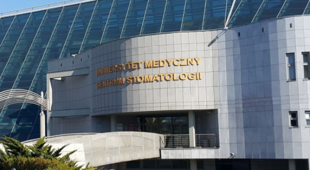 Poszukiwany pracownik do Kliniki Stomatologii Zachowawczej i Periodontologii (fot.infodent24.pl) Uniwersytet Medyczny w Poznaniu, praca: Poszukiwani wykładowcy do Kliniki Stomatologii