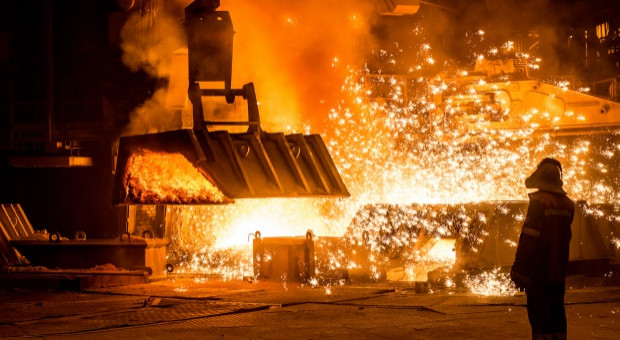 Zrzeszający niemal 7 milionów członków związek zamierza po raz kolejny upomnieć się o kurczący się przemysł stalowy Unii Europejskiej (fot.shutterstock) IndustriAll: Dziesięć tysięcy hutników z całej Europy będzie strajkować