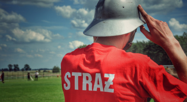 Aby otrzymać dodatek do emerytury, funkcjonariusz OSP musiałby wystąpić do wójta gminy (burmistrza, prezydenta miasta) o wydanie zaświadczenie ws. spełnienia wymogów do przyznania świadczenia (fot.pixabay.com) Emerytura, Ochotnicza Straż Pożarna: Strażacy dostaną dodatek do emerytury?