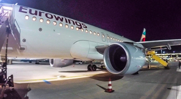 Samoloty Eurowings jednak nie zostaną uziemione przez strajk pracowników. (fot. youtube.com) Związek pracowników Eurowings odwołał zaplanowane strajki