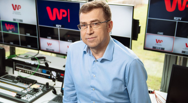 Maciej Orłoś przez 25 lat był związany z Telewizją Polską, gdzie od 1991 roku poprowadził blisko trzy tysiące wydań Teleexpressu. (Fot. mat. pras.) Maciej Orłoś dołącza do Wirtualnej Polski
